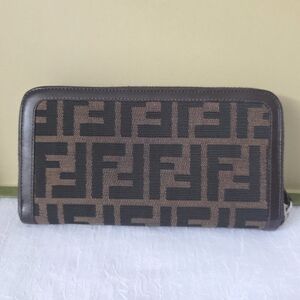 Auth Fendi FF Zucca Zipper Long Wallet